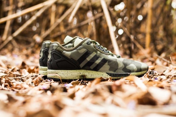 ミリタリーテイストの adidas Originals ZX Flux Decon “Camo 