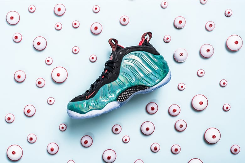 Nike Air Foamposite One “Gone Fishing”にクローズアップ | Hypebeast.JP