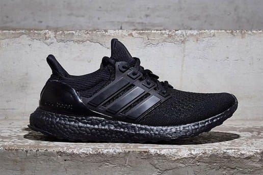 adidas の Ultra Boost から完売必至の “Triple Black” が登場