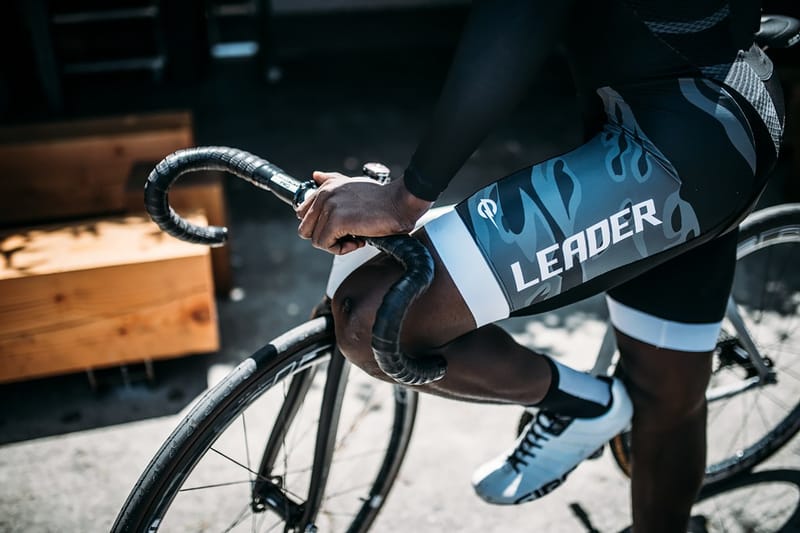 LEADER BIKES x UNDEFEATED がレースチームを結成 コンセプトバイクも