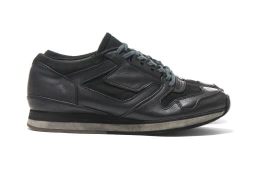 sacai x Hender Scheme ブラック&カーキの後染めスニーカー | Hypebeast.JP
