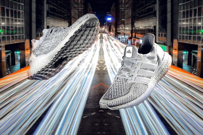 adidas UltraBOOST “White/Reflective” パックにクローズアップ