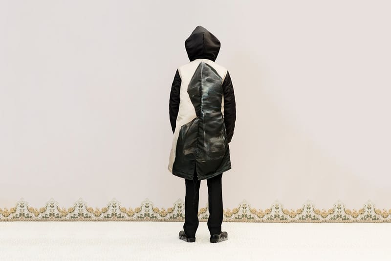 18世紀のアートワークからインスパイアされた UNDERCOVER のコート