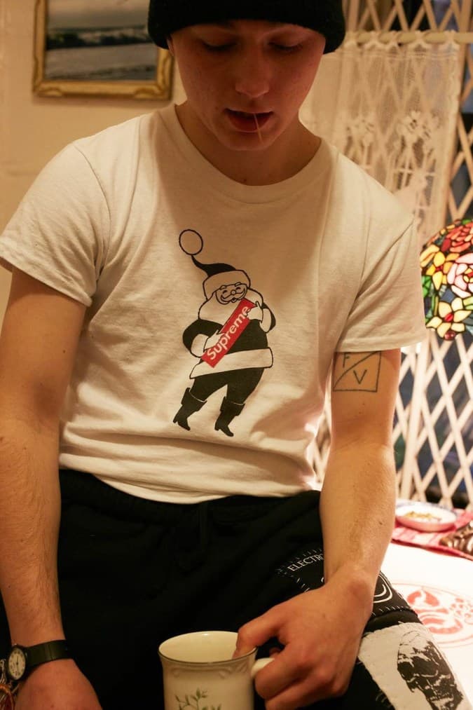 Supreme チェアー 椅子 クリスマス パジャマ Tシャツ アクセサリー 25FW】Supreme × Hanes Holiday Pajama Set シュプリーム (Supreme