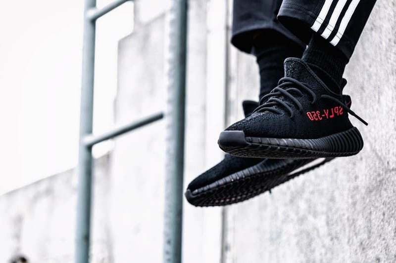 HBX にて YEEZY BOOST 350 V2 “Black/Red” を抽選販売することが決定