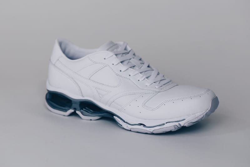 Mizuno 1906 wave clearance gv