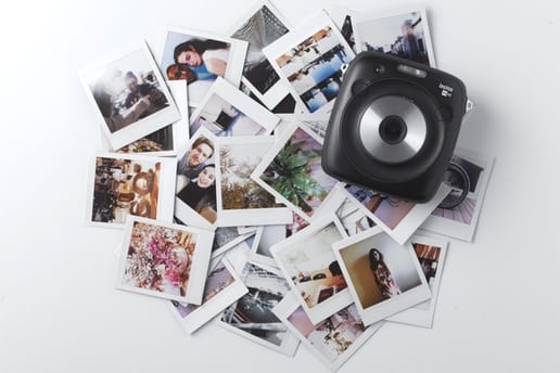 富士フィルムがチェキ機能を内蔵したデジカメ instax SQUARE SQ10 を
