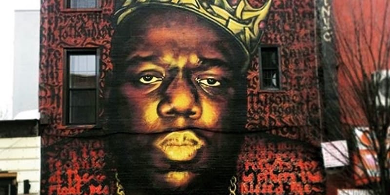 NY のランドマーク The Notorious B.I.G. の壁画が取り除かれる