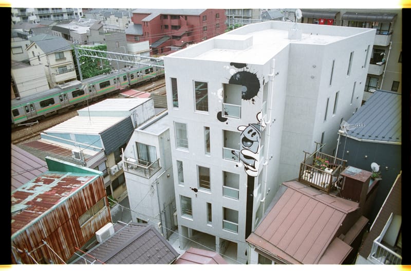 Interviews：民泊用アートマンション THE AOCA を手がけたグラフィティ