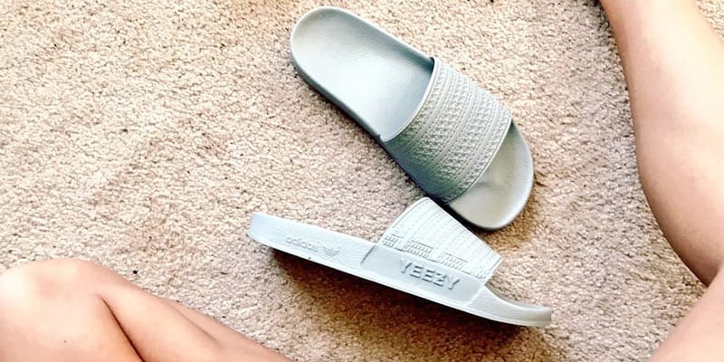 カニエ・ウェストが手がける YEEZY スライドサンダルのビジュアルが