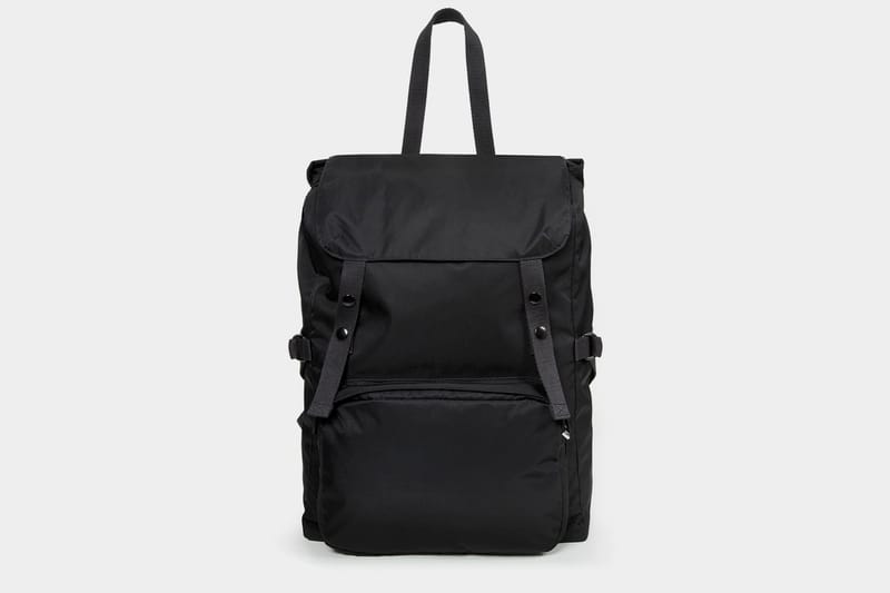 Raf Simons と Eastpak のコラボバックパック画像が公開 | Hypebeast.JP