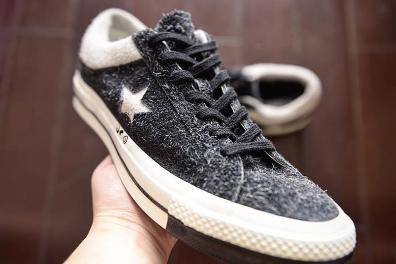 太極図や論語の一節が刻まれた CLOT x Converse の One Star 