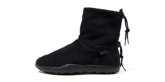 実用性に富んだ Nike Air Chukka Moc からオールブラックの限定モデル