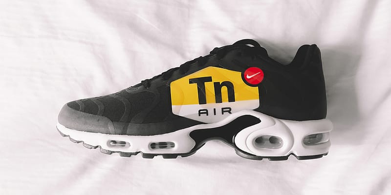 イエローの “Tn AIR” ロゴをセットした Nike Air Max Plus の最新作が