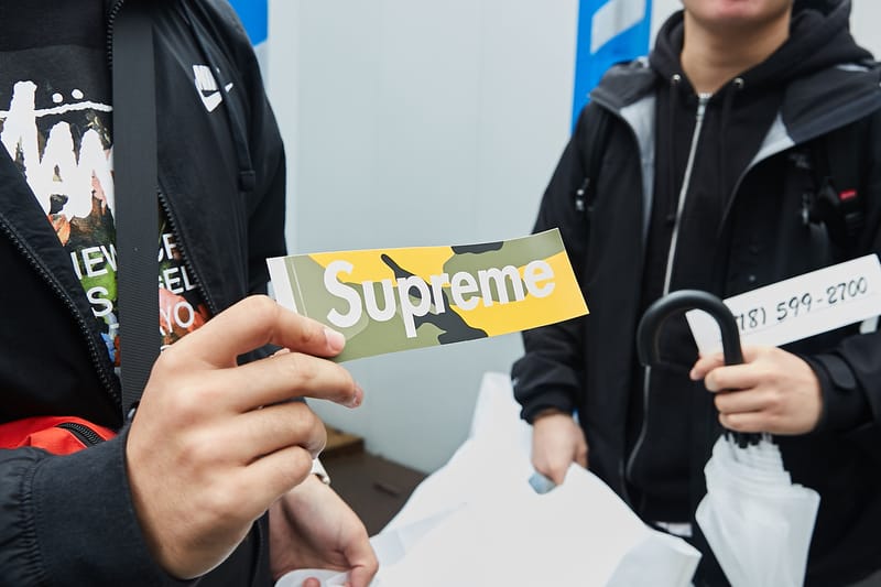 Supreme x Stone Island 最新コラボ日本ローンチの様子をお届け Supreme x Stone Island 最新コラボ日本ローンチの様子をお届け