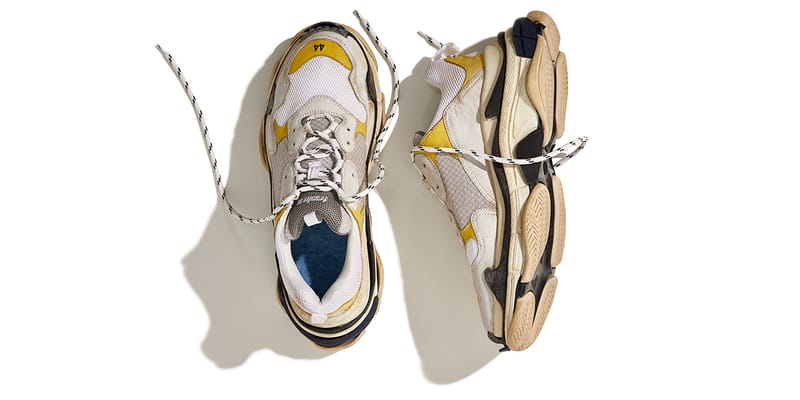 DSM London にて限定発売されるバレンシアガ トリプルエスにクローズ