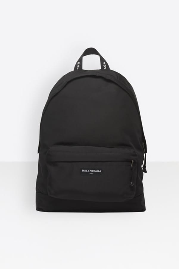 世界一ホットなブランド”の称号を得た Balenciaga 2018年春夏カプセル