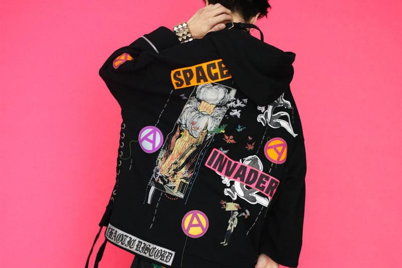 DHL 一色で埋め尽くされた Vetements の香港限定ポップアップ