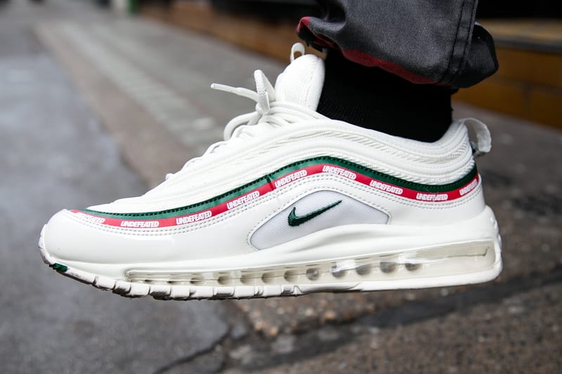 ロンドンでのシュプリームxインディペンデント 最新コラボ