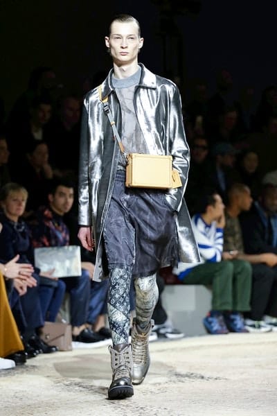 キム・ジョーンズの集大成を祝うべく伝説のモデルも登場したルイ