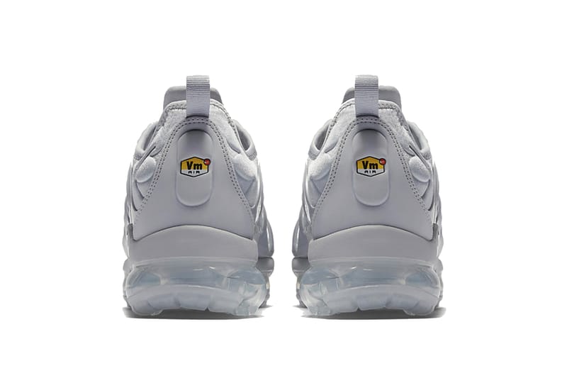 Nikeよりオールグレーで仕上げた新作Air VaporMax Plusが登場