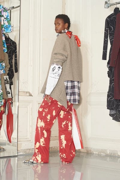 一大トレンドを生み出す Balenciaga の2018年秋ルックブックを公開