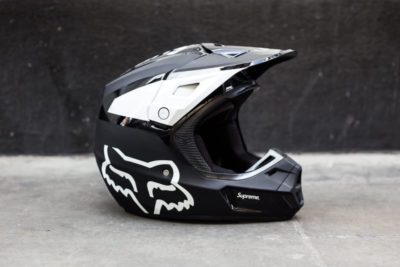Supreme x Fox Racing がリリースされたロンドンの様子をフォト