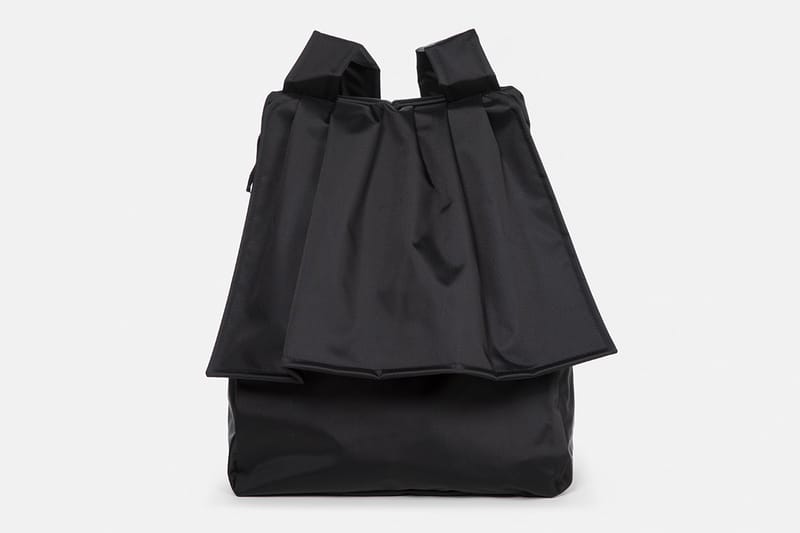 Raf Simons x Eastpak 2018年秋冬コレクションのオフィシャル画像が