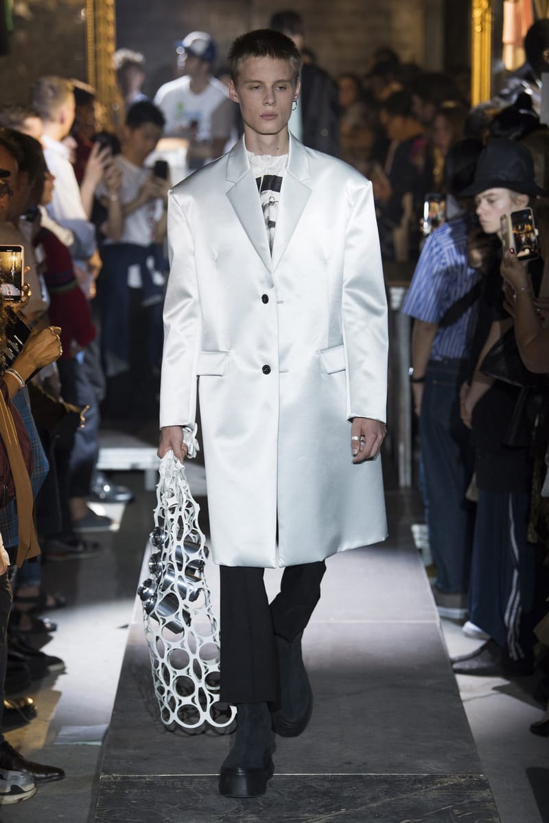 RAF SIMONS 2019-20秋冬 | パリ | 画像50枚 - FASHIONSNAP