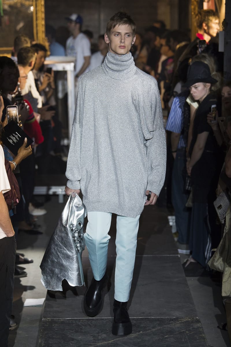 ファッション界に新たな波の到来を予感させる Raf Simons 2019年春夏