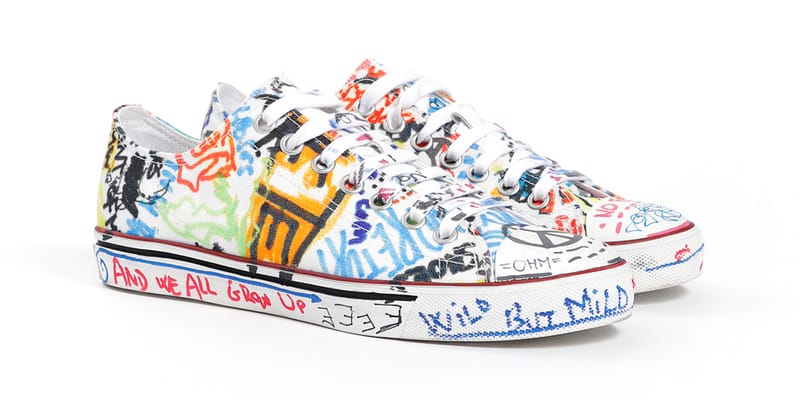 ヴェトモン　落書き　スニーカー　デムナ　2018 Vetements よりファンキーな落書きを纏った新作フットウェアが登場