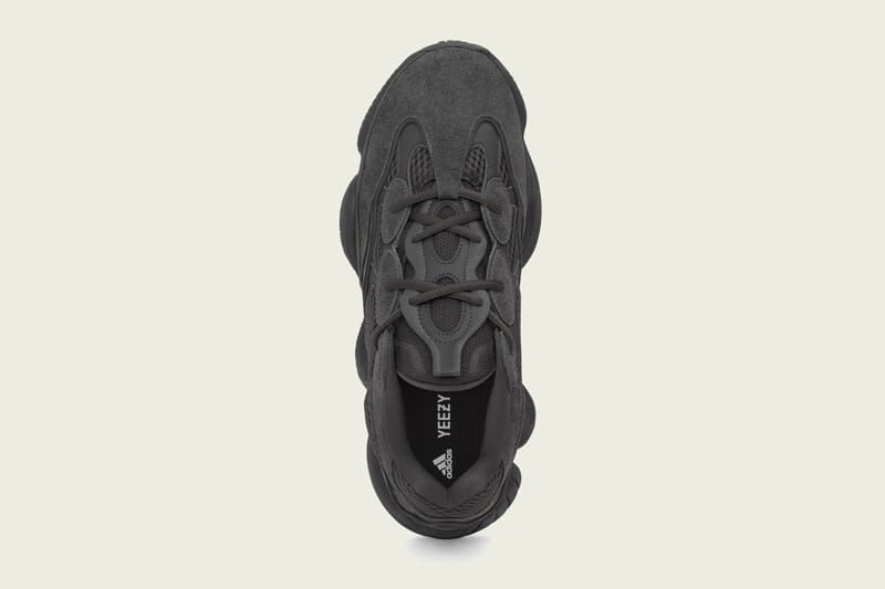 k*e様 adidas YEEZY 500 Utility Black スニーカ 漆黒の人気カラー、イージー500 