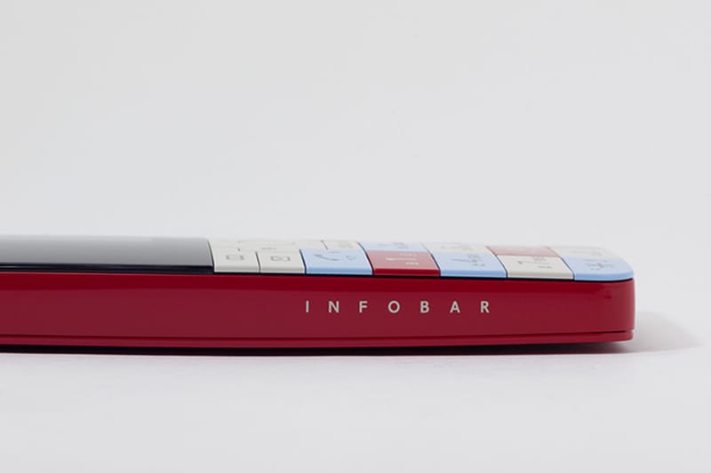 懐かしくも斬新な INFOBAR 生誕15周年を記念したスペシャルモデルが 