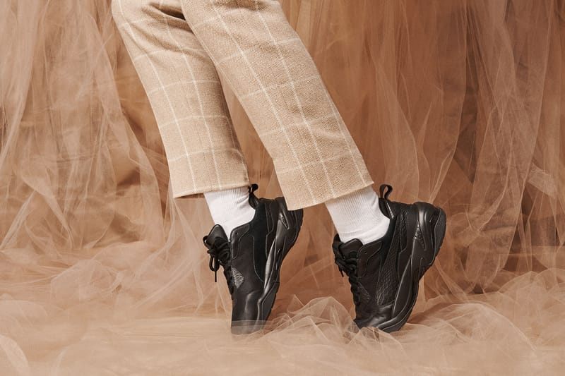 PUMA の人気ダッドスニーカーThunderにメンズとウィメンズ別々の PUMA の人気ダッドスニーカーThunderにメンズとウィメンズ別々の