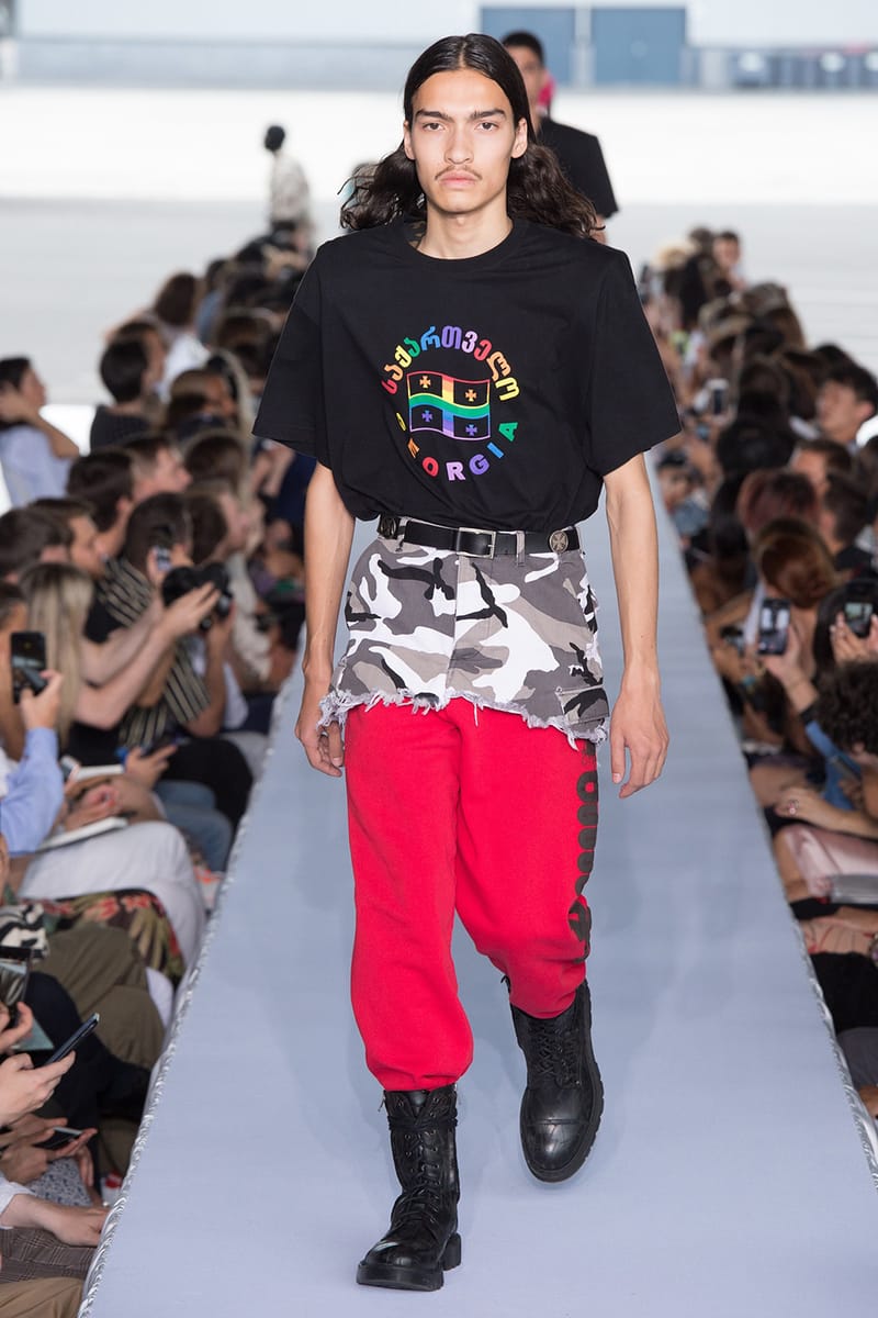 戦争で刻まれた恐怖心と怒りを投影した Vetements 2019年春夏