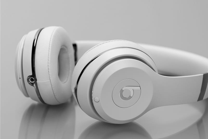 期間限定】 Beats by Dr Dre SOLO3 WIRELESS サテンシルバー