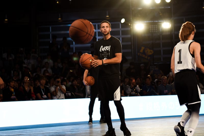 NBA屈指のスター選手ステフィン・カリーが来日スペシャル NBA屈指のスター選手ステフィン・カリーが来日スペシャル