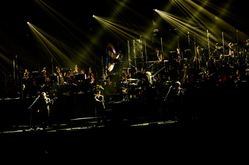 ONE OK ROCK 初となるフルオーケストラを従えたスペシャルコンサートを