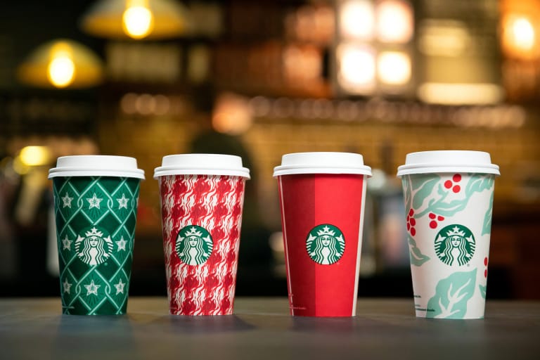 Starbucks がクリスマス仕様の新カップでドリンク提供をスタート