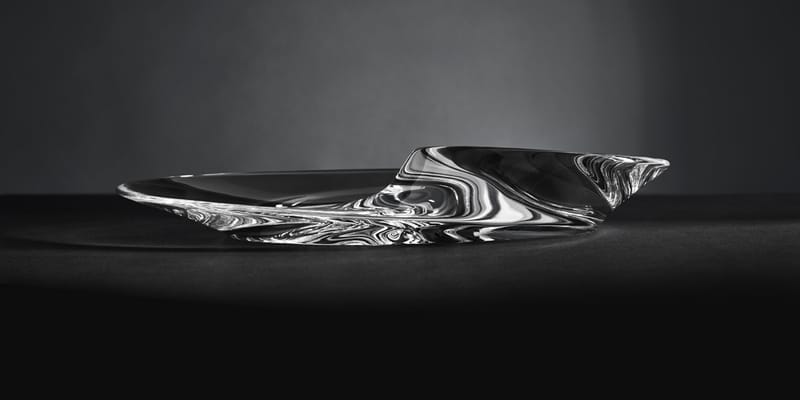 ザハ・ハディド・デザインより流麗なデザインが目を引く最新オブジェが