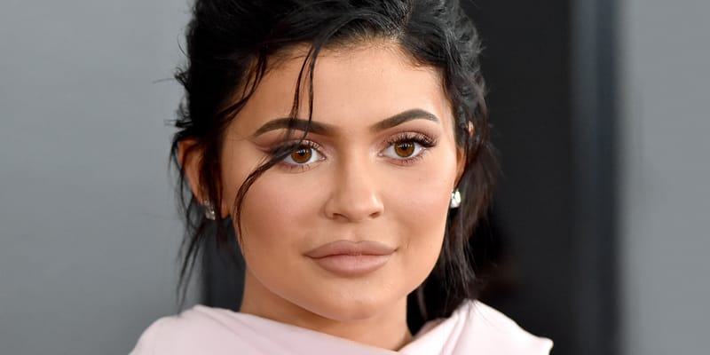 【KYLIEJENNER カイリージェンナー】ジャケット MA-1 希少！レア！ カイリー・ジェンナーが“史上最年少ビリオネア”に登り詰める