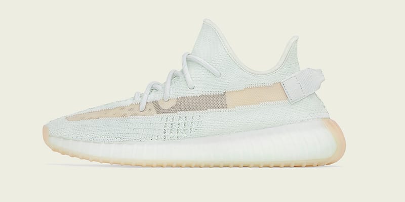 adidas が YEEZY BOOST 350 V2 “Hyperspace” の発売日を正式に発表