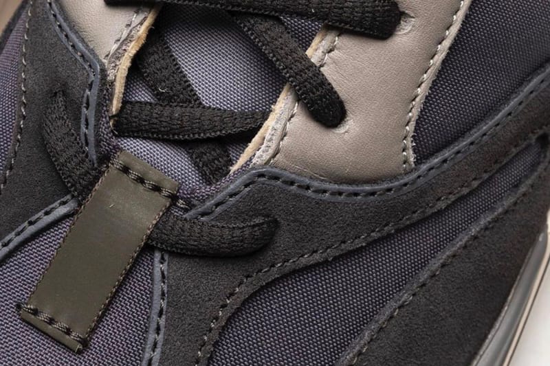 Adidas yeezy 2025 magnet zip