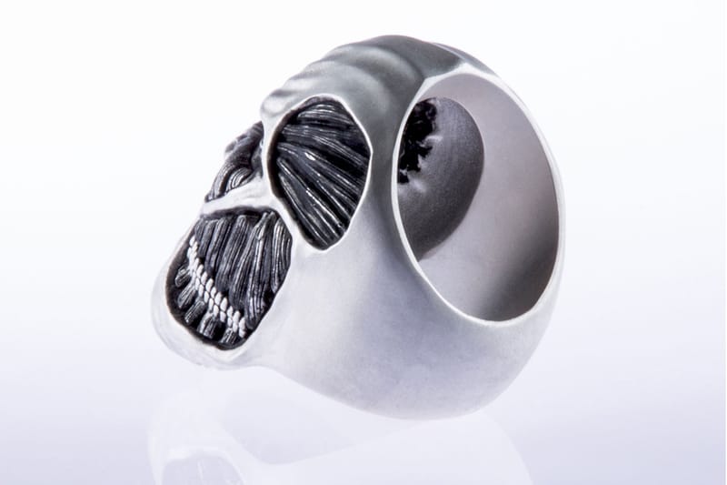 進撃の巨人　ハンジ Shoya Taniguchi リング 進撃の巨人の超大型巨人をかたどったリアルすぎるシルバーリング