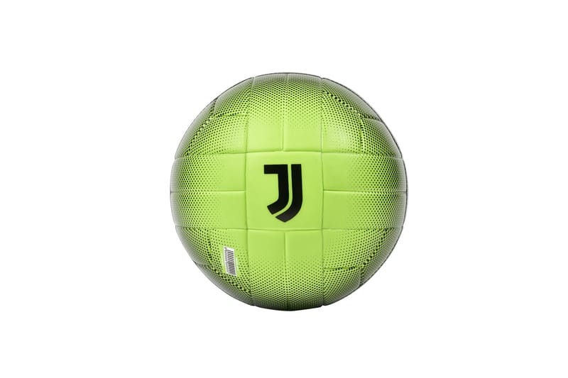 PALACE × JUVENTUS ×adidasトリプルコラボボール パレス」 × 「アディダス」 × ユヴェントスのトリプルコラボが