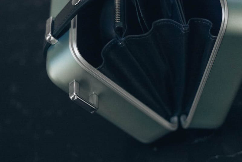 ディオール x リモワにクローズアップ | Hypebeast.JP ディオール x リモワにクローズアップ | Hypebeast.JP