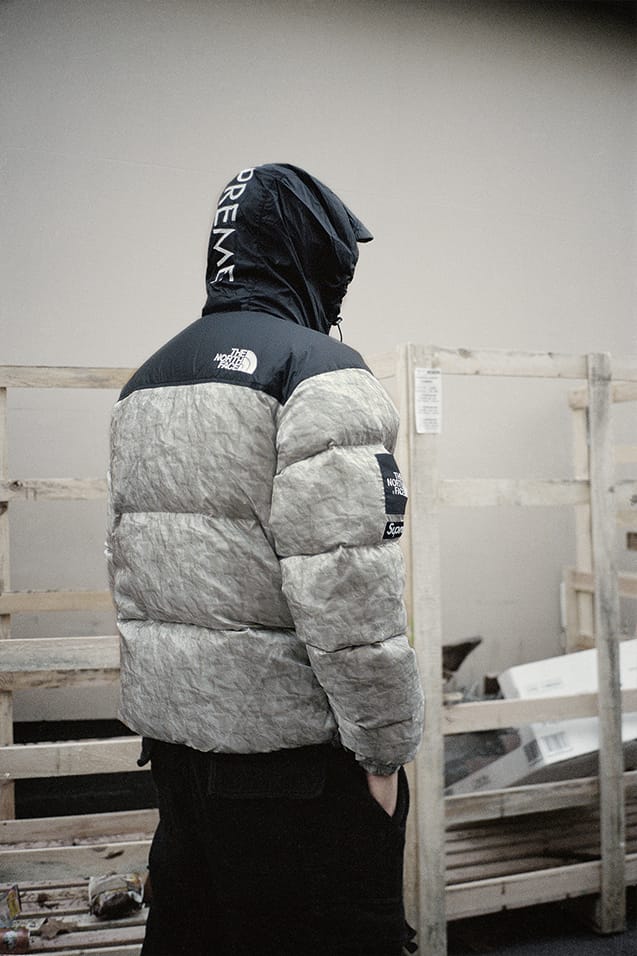 ダウンジャケットシュプリーム  x  ザ・ノースフェイス Nuptse ヌプシ ダウン