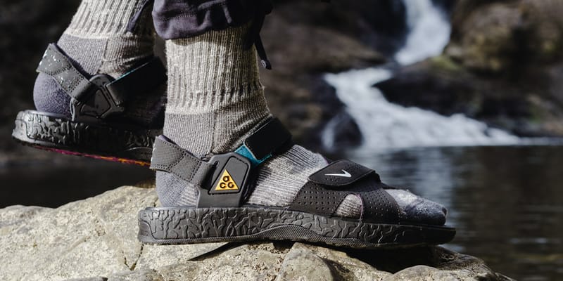 復活した Nike ACG の名作サンダル Air Deschutz の魅力に迫る