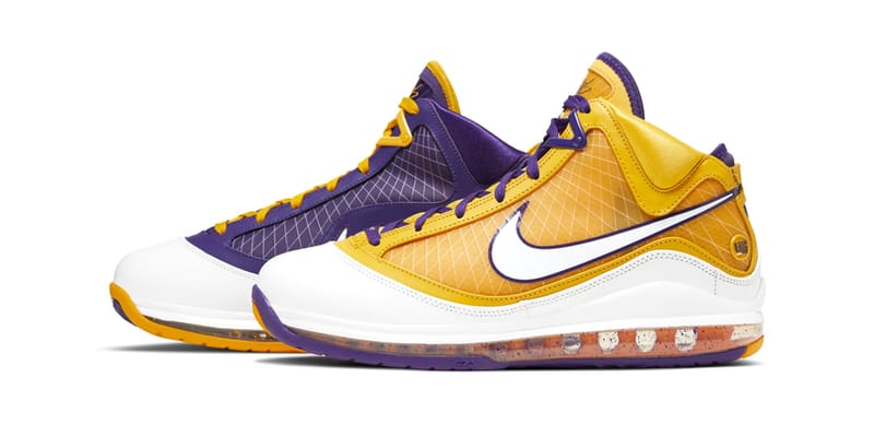 左右非対称のレイカーズカラーを纏った Nike LeBron 7 “Media Day ...