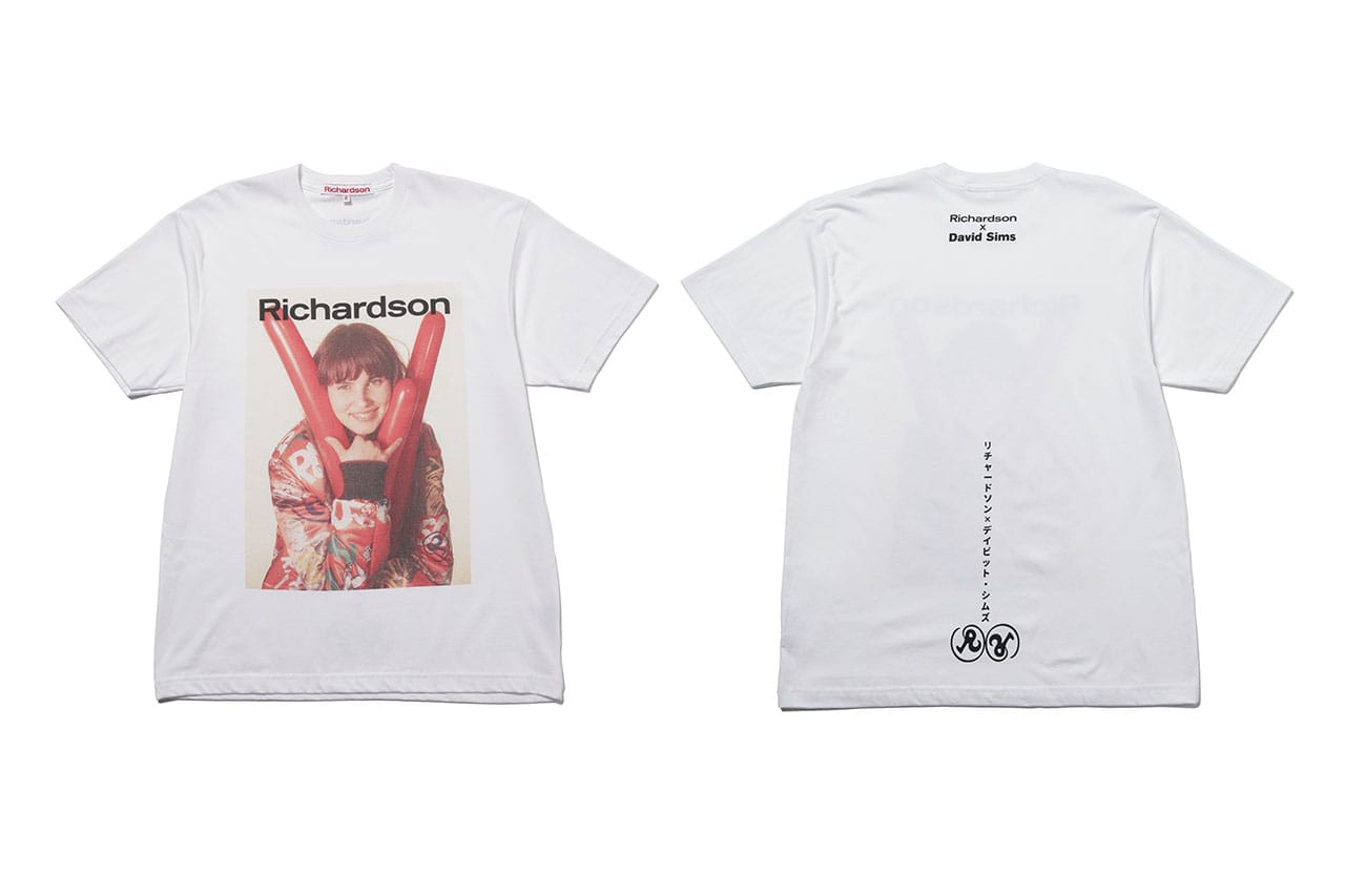 リチャードソンがデイビッド・シムズとのコラボTシャツを限定発売 